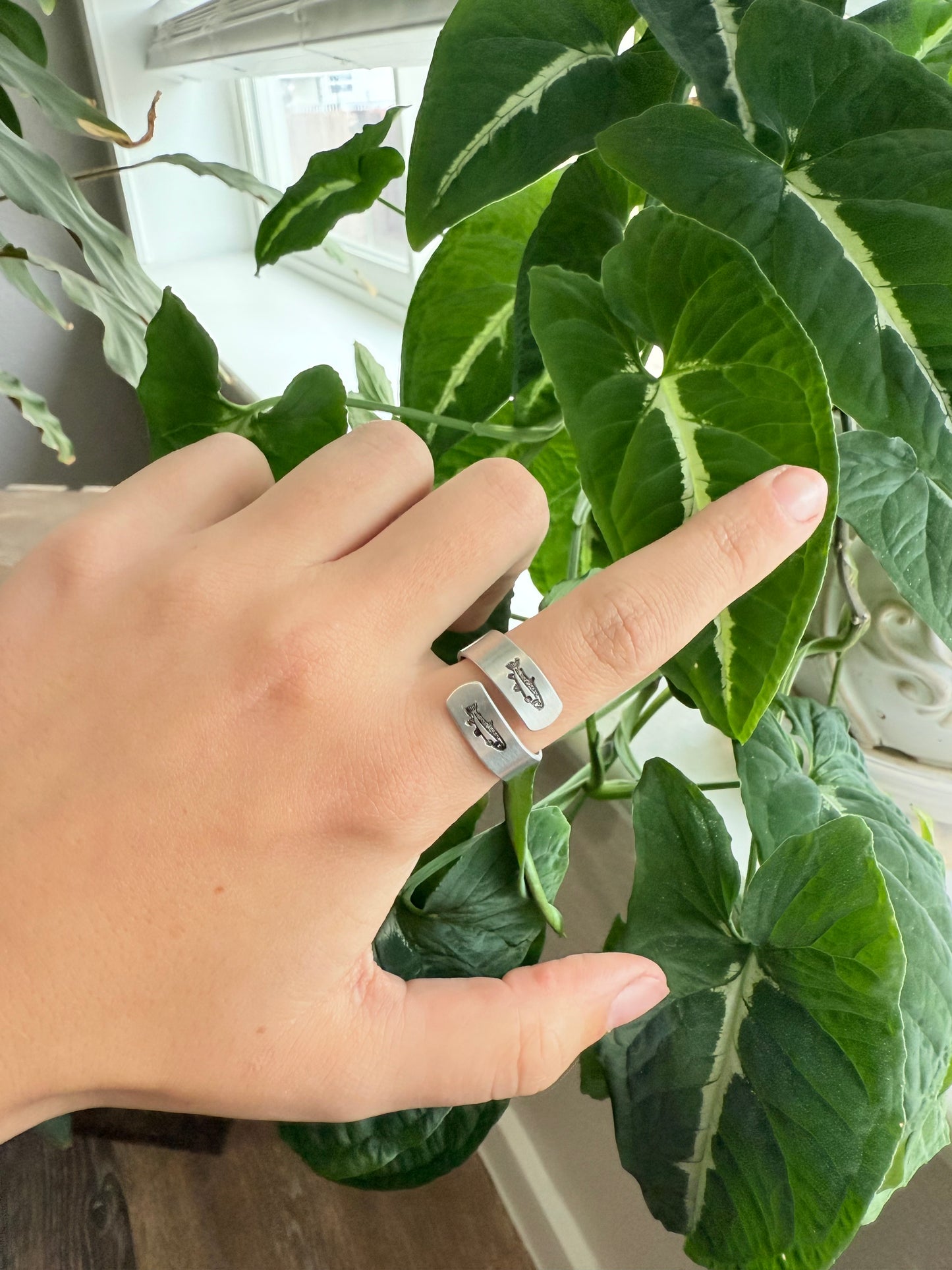 Split Band Double Fish Ring